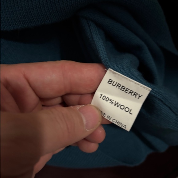 Burberry wool sweater size medium - Picture 2 of 5